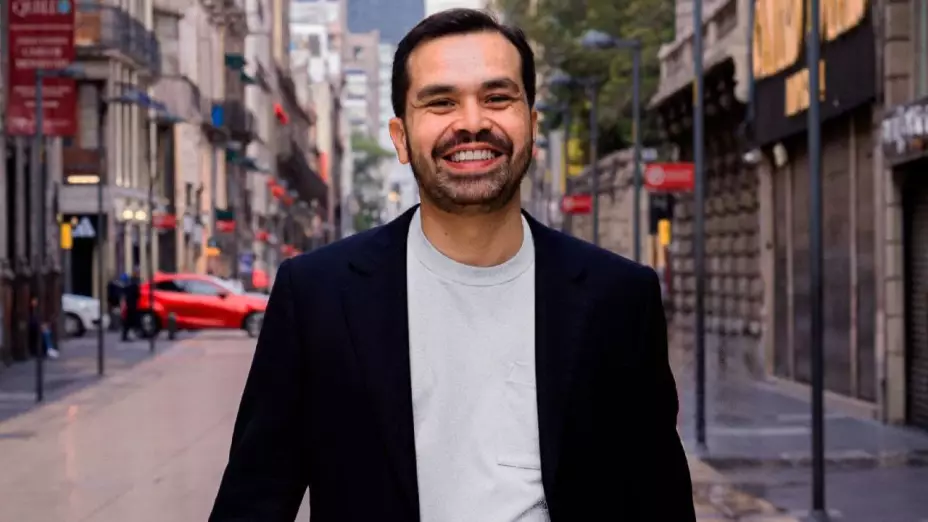 ¿Qué estudió el candidato presidencial de Movimiento Ciudadano y cómo llegó a la política?