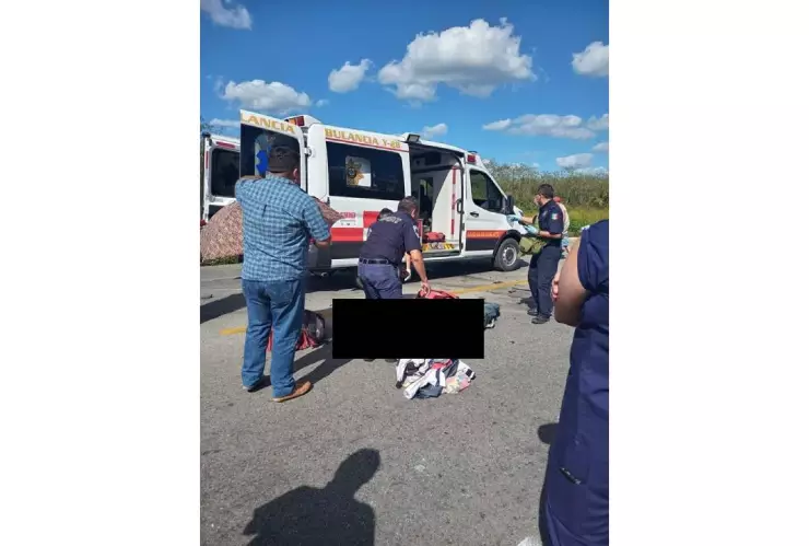 Fuerte accidente carretero en la Mérida-Motul deja dos fallecidos