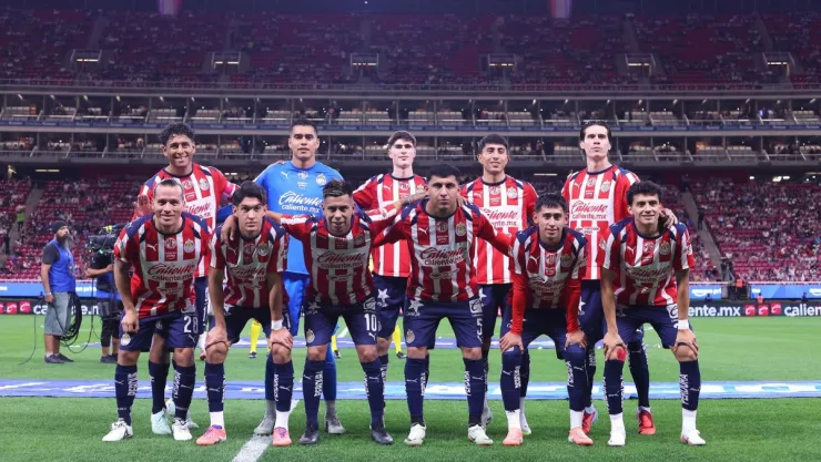 Chivas habría confirmado 3 BAJAS para el Clausura 2026 previo al Clásico Tapatío