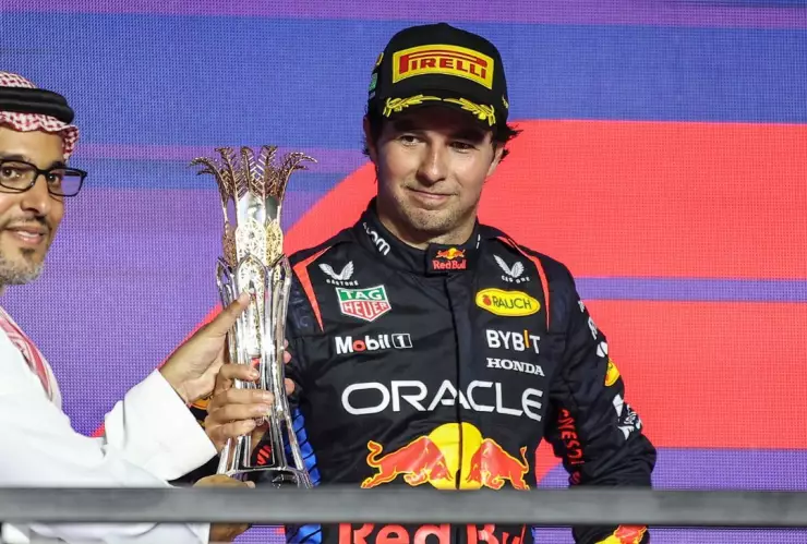 ‘Checo’ Pérez, listo para firmar con Cadillac y así sería su contrato