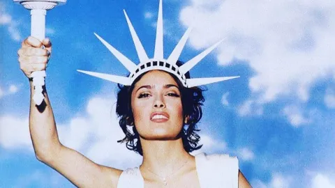 En 1991, Salma Hayek decidió probar suerte en Hollywood para consolidarse como actriz