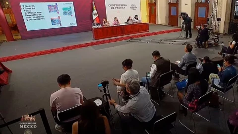 Conferencia sobre libros de texto Esto dice la SEP sobre el contenido para sexto grado de primaria