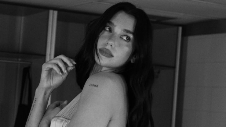 dua-lipa-vuelve-hacer-ahora-canto-este-himno-completamente-espanol-pbg-notas-mt.jpg