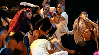 Bad Bunny Triste (3).jpg