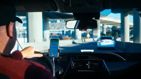 VIDEO: Pide un taxi en Puebla, se queda dormido y llega hasta Veracruz.