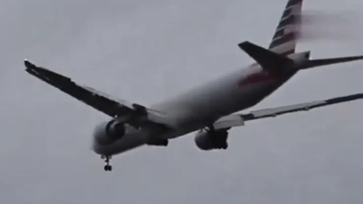 avion tambalea al aterrizar en londres.jpg