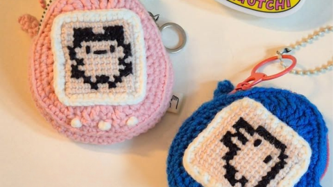 4 ideas de crochet inspiradas en juguetes retro para guardar tus audífonos