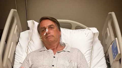 Jair Bolsonaro podría ingresar a cirugía por obstrucción intestinal
