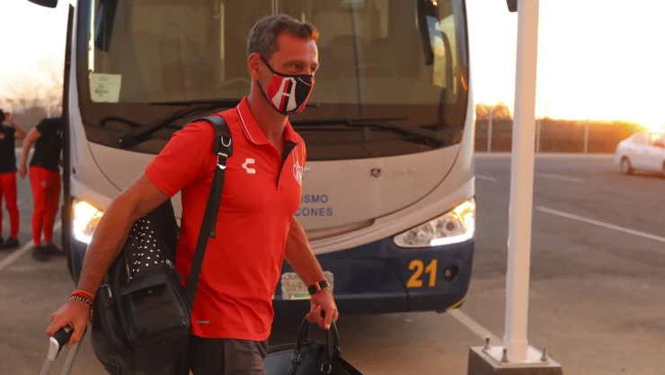 DiegoCocca con maletas preparadas