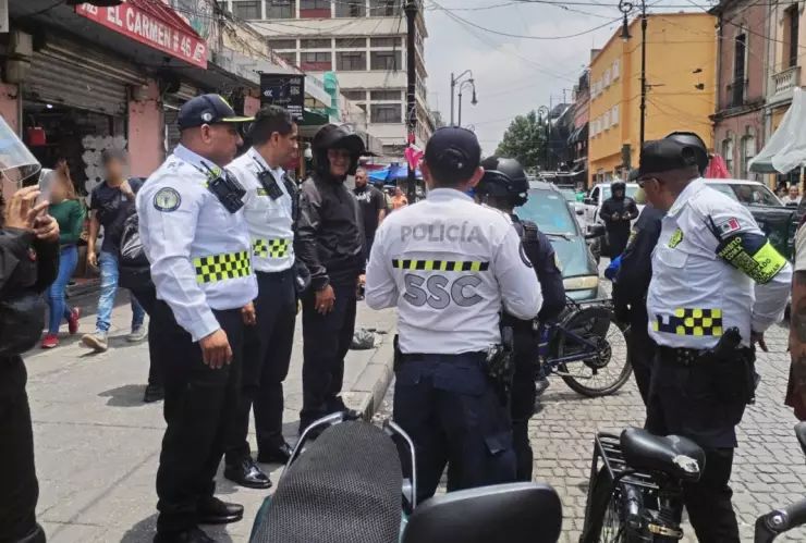 Esto dice la ley sobre grabar a un policía en CDMX.