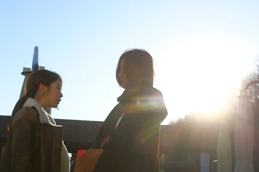 Yoo Se-Mi le reveló a Song Yi que la detesta por cómo trata a Hwi Kyung y le pidió que lo acepte, para que una de las dos sea feliz.