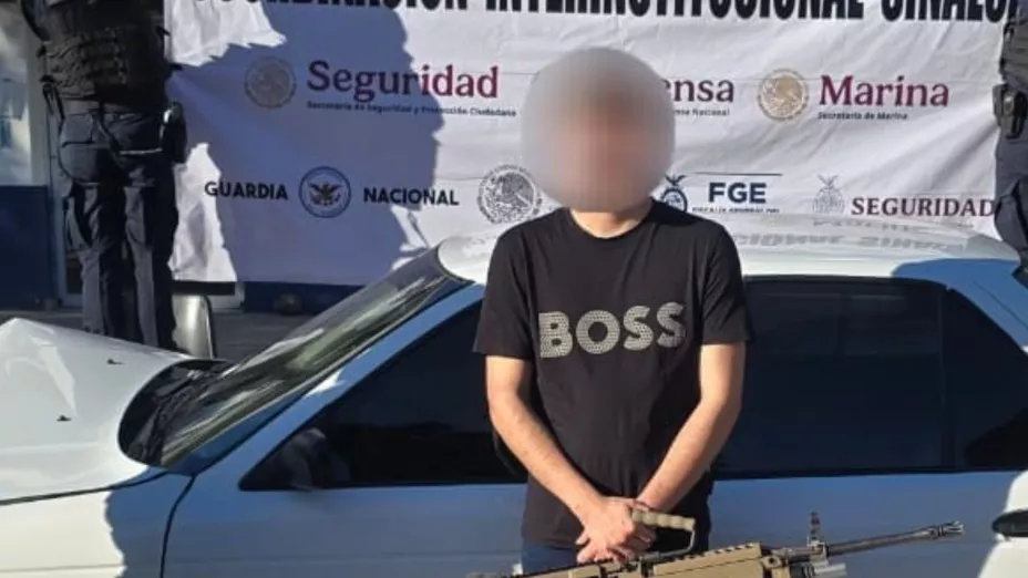 Detienen a conductor con ametralladora en La Conquista, Culiacán