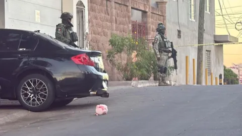 Asesinan a balazos a un hombre en la colonia 10 de Mayo, Culiacán; dejan cerdito de peluche