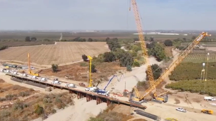 Vista aérea de la construcción del tren bala en California