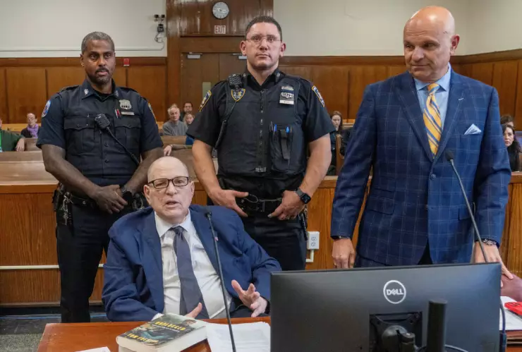 Harvey Weinstein comparece ante el tribunal en Nueva York, EE. UU., el 8 de enero de 2026.