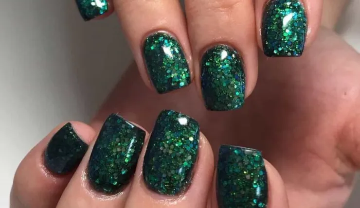 Uñas verdes sencillas