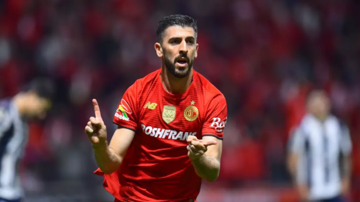 Noche roja en el Nemesio Díez Toluca conquista su título 12.png