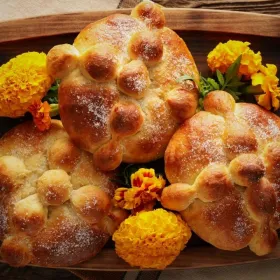 Ideas DIY 3 ideas para preparar pan de muerto casero y ofrecer un homenaje delicioso en Día de Muertos.jpg
