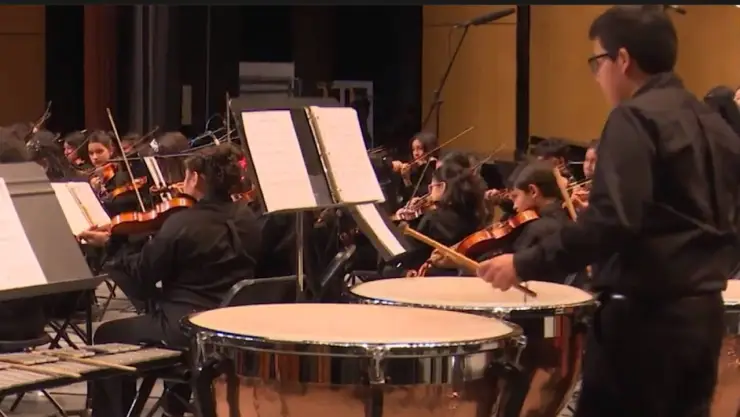 Orquesta Sinfónica y Coro Esperanza Azteca “Revolución UACJ”