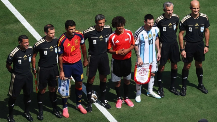 ÚLTIMA HORA: Árbitro que pitó la final España - Argentina dio una terrible noticia