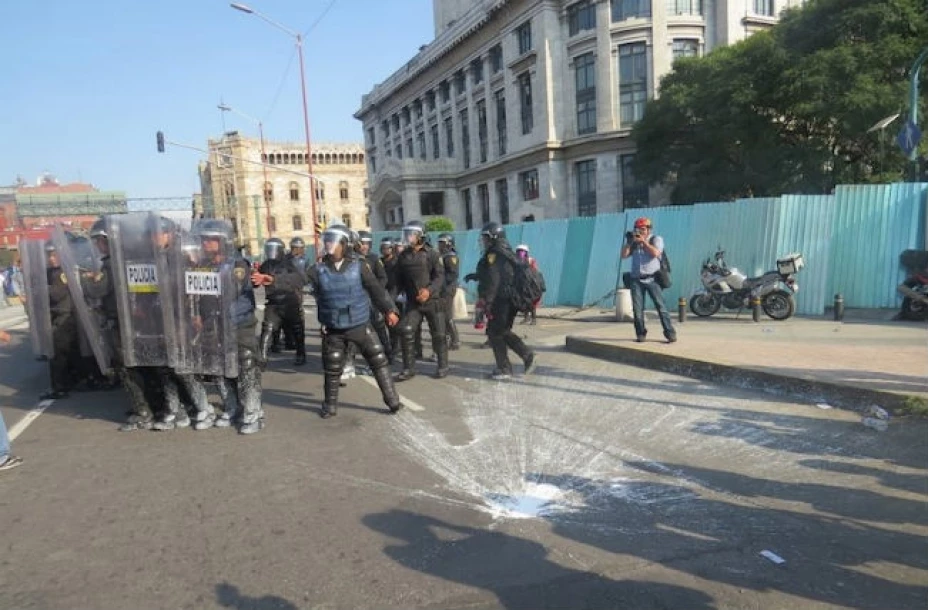 Ríos Garza aseveró que en eventos como la marcha del 2 de octubre suele haber servidores públicos que no portan uniforme