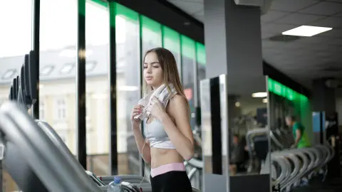 Unos minutos de cardio ligero al comenzar el día ayudan al organismo a activarse