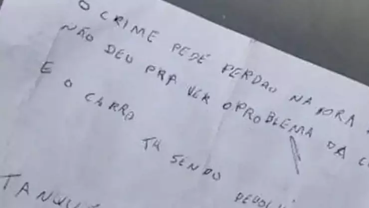 La razón por la que ladrones regresaron auto robado