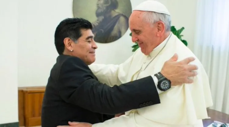 Maradona con el Papa Francisco