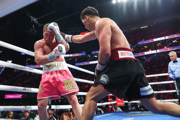Canelo Álvarez pelea Dmitry Bivol | el ruso retiene su título