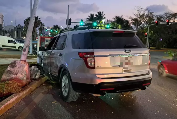 Fuerte accidente tempranero HOY en la avenida Bonampak de Cancún 1