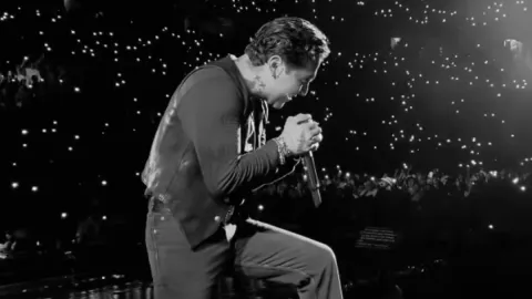 /famosos/christian-nodal-festejos-aguilar-familia-llora-perdida-tia-pb-notas