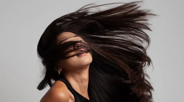 5 productos para que el cabello crezca más rápido, según estilistas