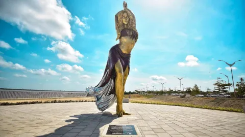 Estatua de Shakira en Barranquilla, Colombia