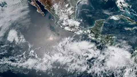 ¡Alerta! Vigilan zona de baja presión que podría evolucionar a ciclón tropical Alvin en el Pacífico