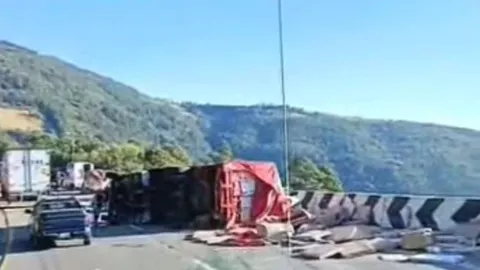 Tráiler volcó en accidente sobre la autopista Puebla-Orizaba hoy: Afectaciones a Maltrata