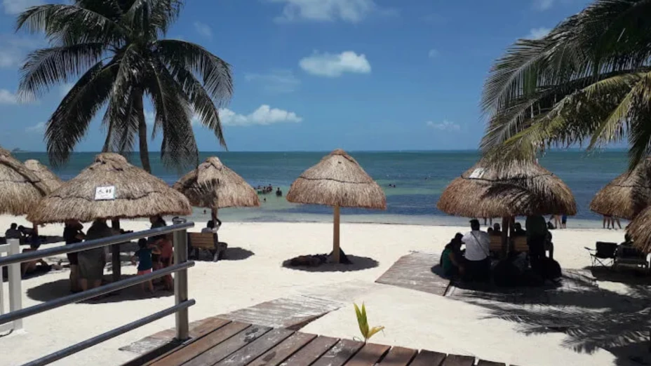 playa las perlas.jpg