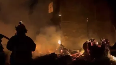 VIDEO | Aparatoso incendio consume múltiples viviendas en Tlaquepaque