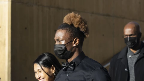 El ex receptor abierto de los Raiders de Las Vegas, Henry Ruggs III, ordenó comparecer ante el tribunal luego de un accidente fatal de DUI