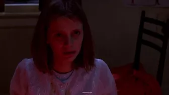 Escena de la película ‘El Sexto Sentido’ (Sixth Sense) con Halley Jeol Osment y Bruce Willis por Azteca 7.