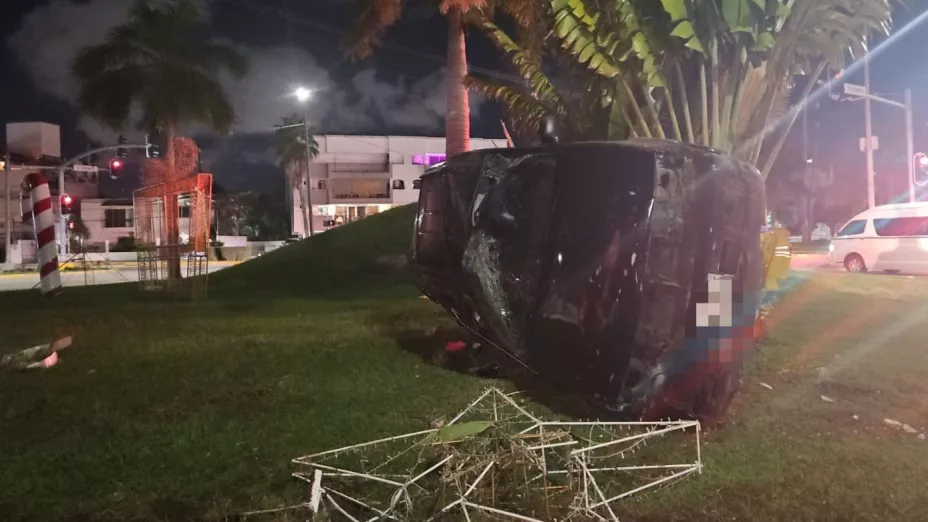 accidente av. bonampak 1 de enero cancún 2.jpg