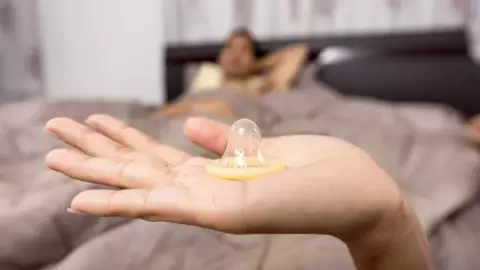 Dan prisión a hombre por quitarse el condón sin consentimiento