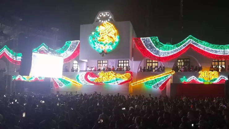 Ana Paty Peralta conmemora el 213 Aniversario del Grito de Independencia en Cancún