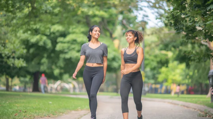 Para quemar grasa deberá caminar entre 25 y 28 horas