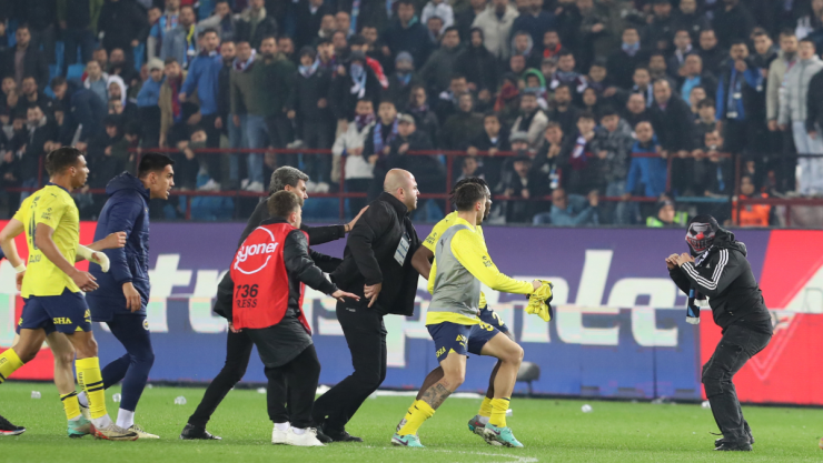 Violencia a jugadores del Fenerbahçe
