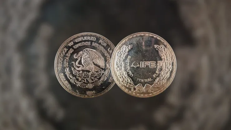 ¿Cómo es la moneda del IFE que vale 200,000?.jpg