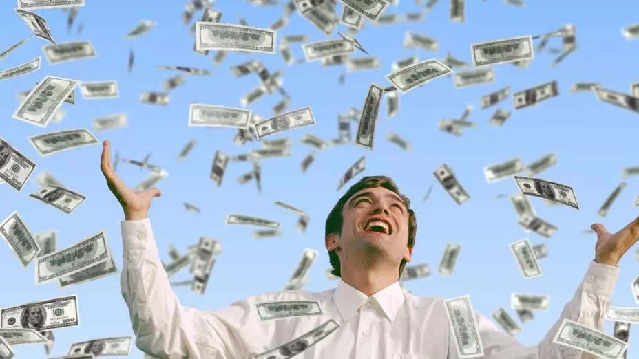 Empresa deposita por error 3 mdp a empleado, él desaparece