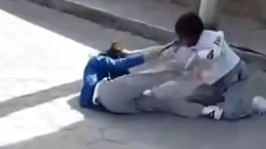 Jovencitas estudiantes de Telesecundaria de San Marcos Contla, Tlaxcala se agarran a golpes