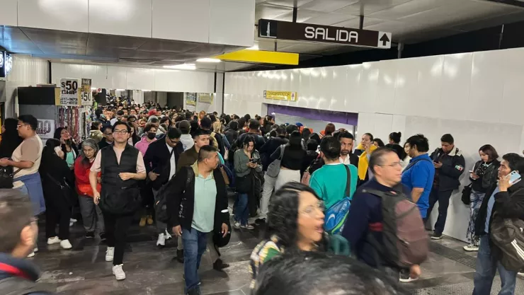 Caos en Metro Pantitlan