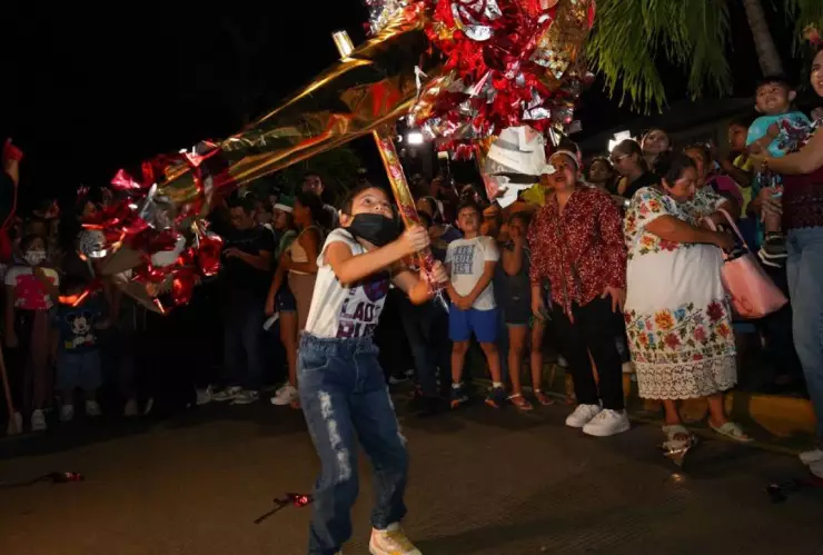 Llevan verbena navideña al primer Barrio Mágico de México