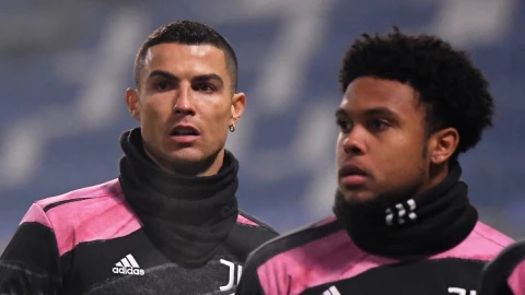 Weston McKennie y Cristiano Ronaldo con Juventus